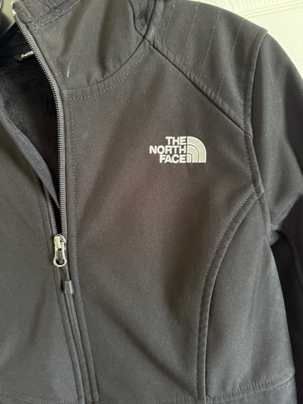 The North Face Women's Black Hooded Softshell Jacket - Picture 2 of 7